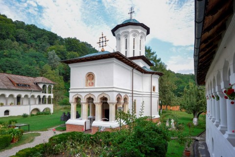 Mănăstirea Surpatele